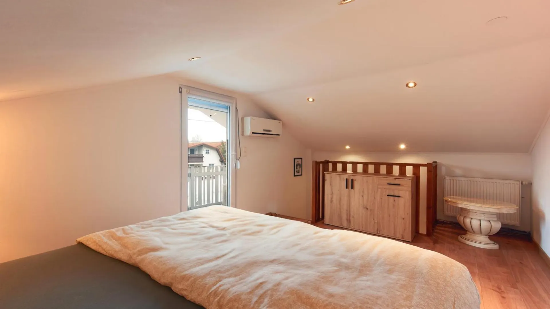 Vienna Prestige Luxury 3Bd Villa 0*,